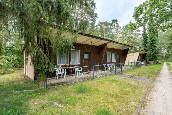 Bungalow '21 - Kimbucht' mit privater Terrasse und gemeinsamem Garten in Waldhufen, Oberlausitz-Niederschlesien