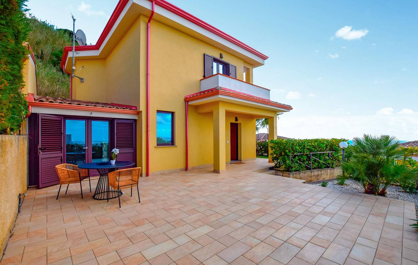 Sea View Apartment with Garage & Wifi, 1km to Beach in Diamante, Tyrrhenian Coast Kalabria