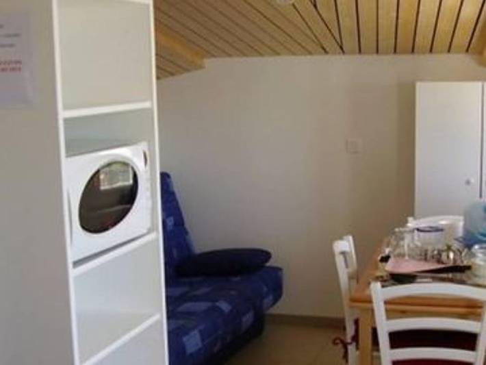 Camping La Falaise - Hébergement 4 personnes - Quilles en l air 3/4 in Équihen-Plage, Région de Boulogne-sur-Mer