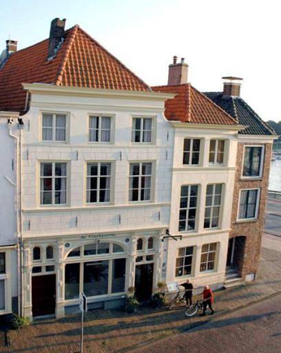 Hotel de Vischpoorte, centrum Deventer en aan de Ijssel in Deventer, IJssel