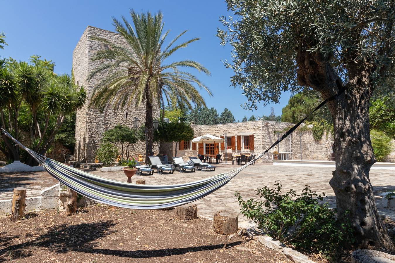Villa 'Torre Cappavecchia' con piscina privata, terrazza privata e aria condizionata in Molfetta, Provincia di Bari