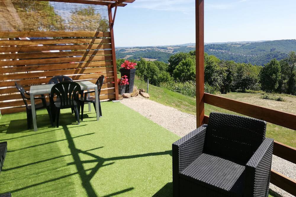 Gîte avec une belle vue panoramique sur Najac. in Najac, Aveyron