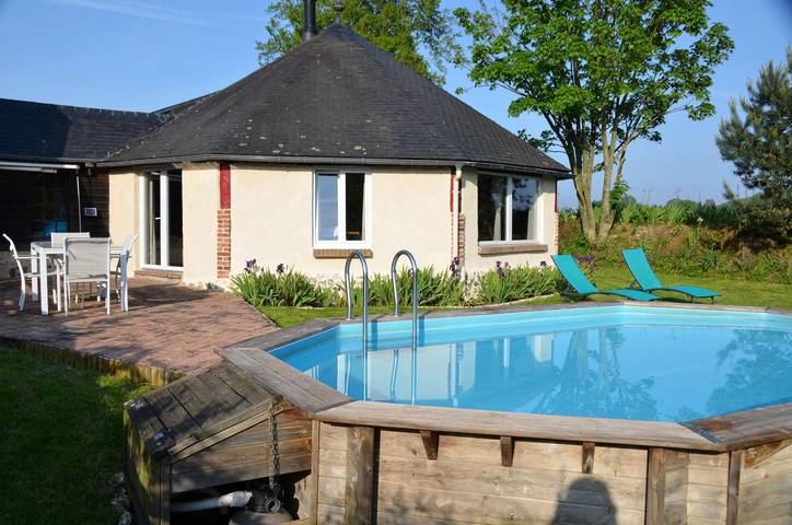Cottage for 4 people, with terrace and garden as well as pool in Normandy