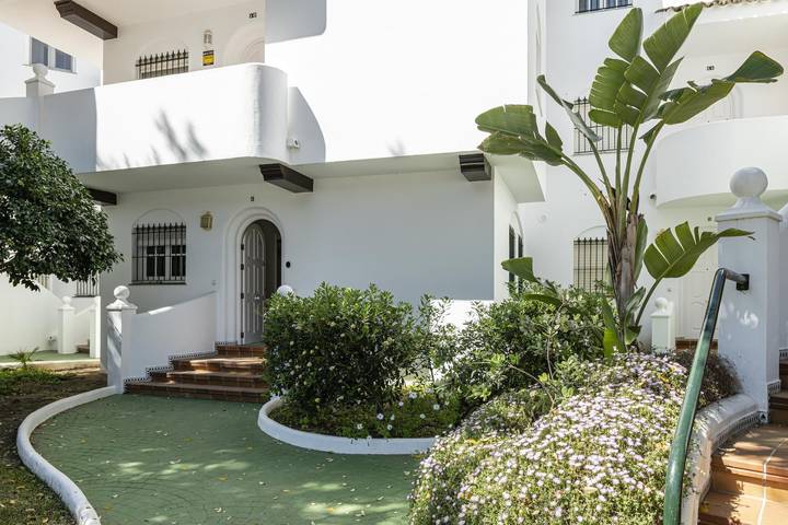 Appartamento per 6 persone, con Balcone/Terrazza e Piscina per bambini nonché Piscina a Chiclana de la Frontera