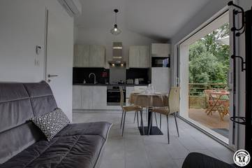 Gîte pour 3 personnes, avec terrasse et jardin dans Belley