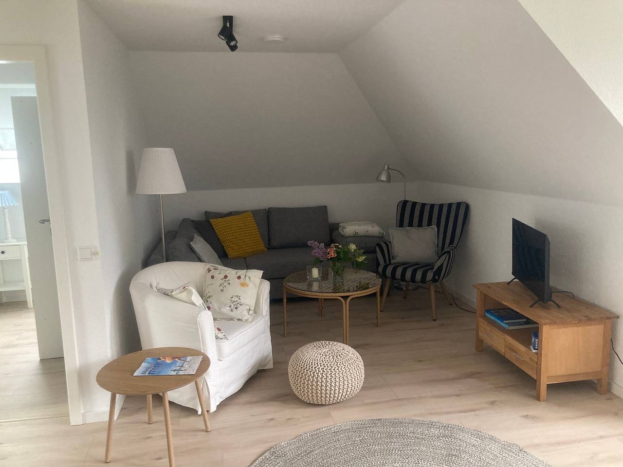 Ganze Wohnung, Apartment Künstlerkoje mit Teilmeerblick, gemeinsamer Terrasse und Wlan in Schobüll, Nordseeküste