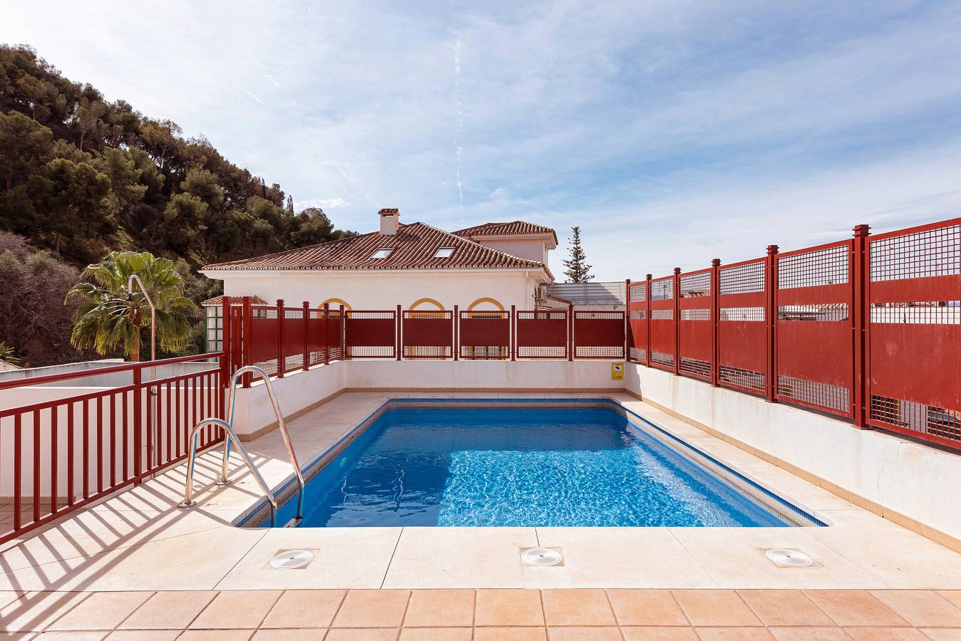 Entire apartment, Apartment 'Agua 21' with Shared Pool, Wi-Fi and Air Conditioning in Málaga Central District, Malaga