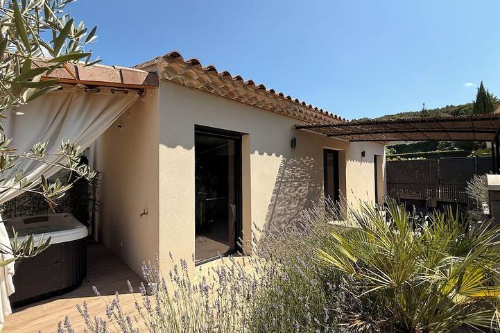 Maison de vacances pour 2 personnes, avec terrasse ainsi que jardin et jacuzzi à Vaison-la-Romaine