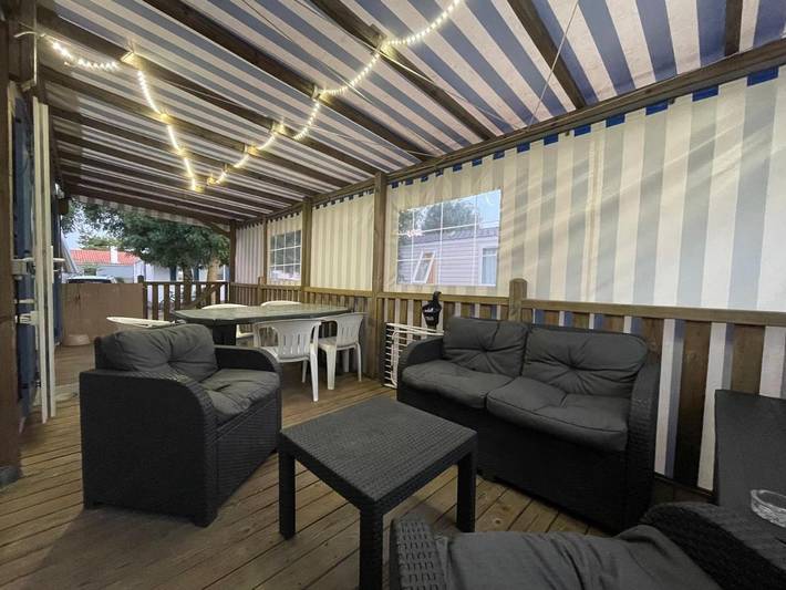 Location de vacances pour 6 personnes, avec Terrasse ainsi que Jardin et Piscine à Saint-Vivien