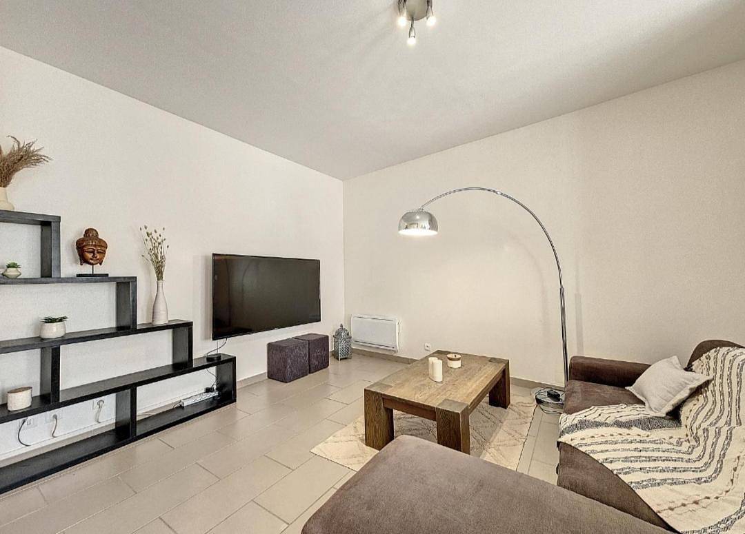 Appartement entier, Three-Bedroom Apartment in Saint-Leu-d'Esserent, Oise