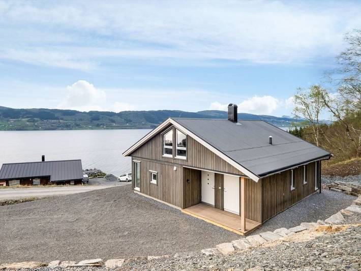 Ferienhaus für 5 Personen, mit Garten in Gjemnes