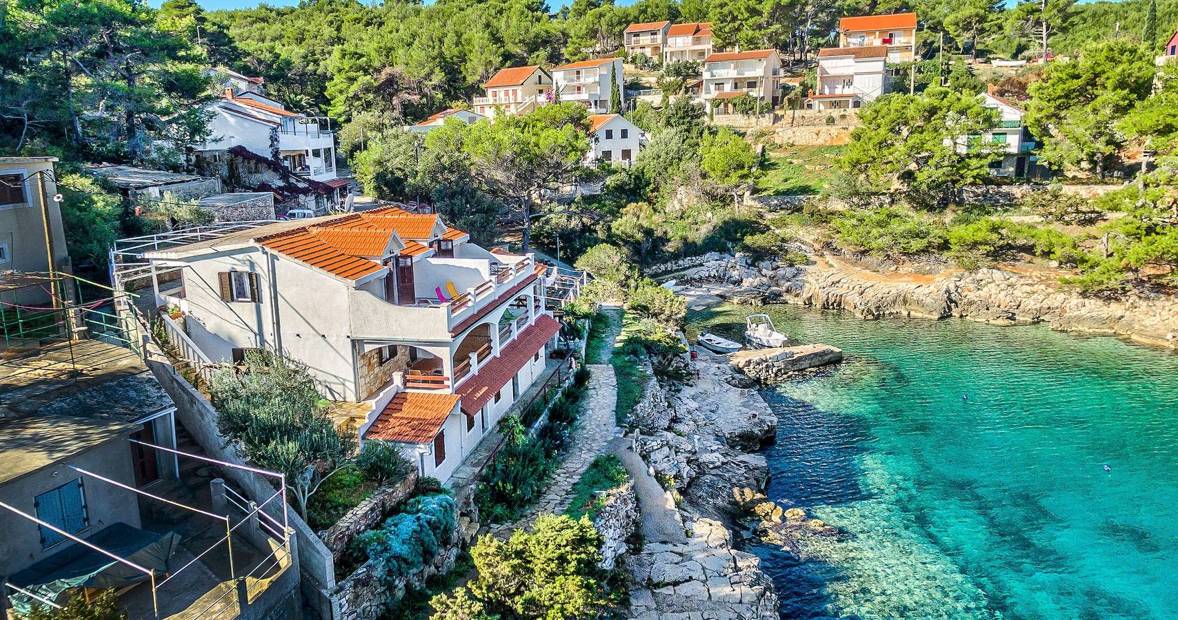 Ganze Wohnung, 2-Zimmer-Ferienwohnung am Strand Basina, Hvar A-5699-c in Vrboska, Hvar