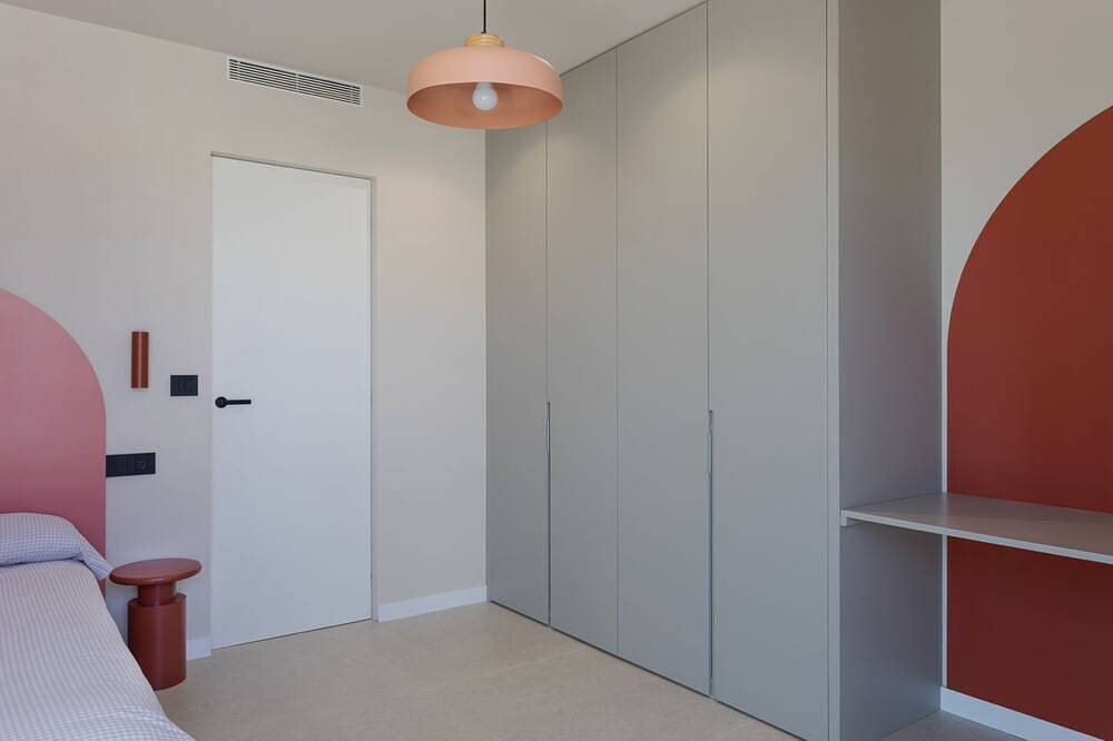 Ultra-Modern 5-Bed Luxury Chalet with Private Pool & Home Cinema 13 Min To Beach in San Juan de Alicante, Costa Blanca