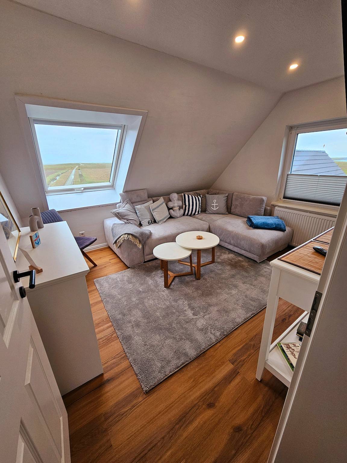 Ganze Wohnung, Apartment 'Matje' mit Seeblick, gemeinsamer Terrasse und Wlan in Langeneß, Halligen