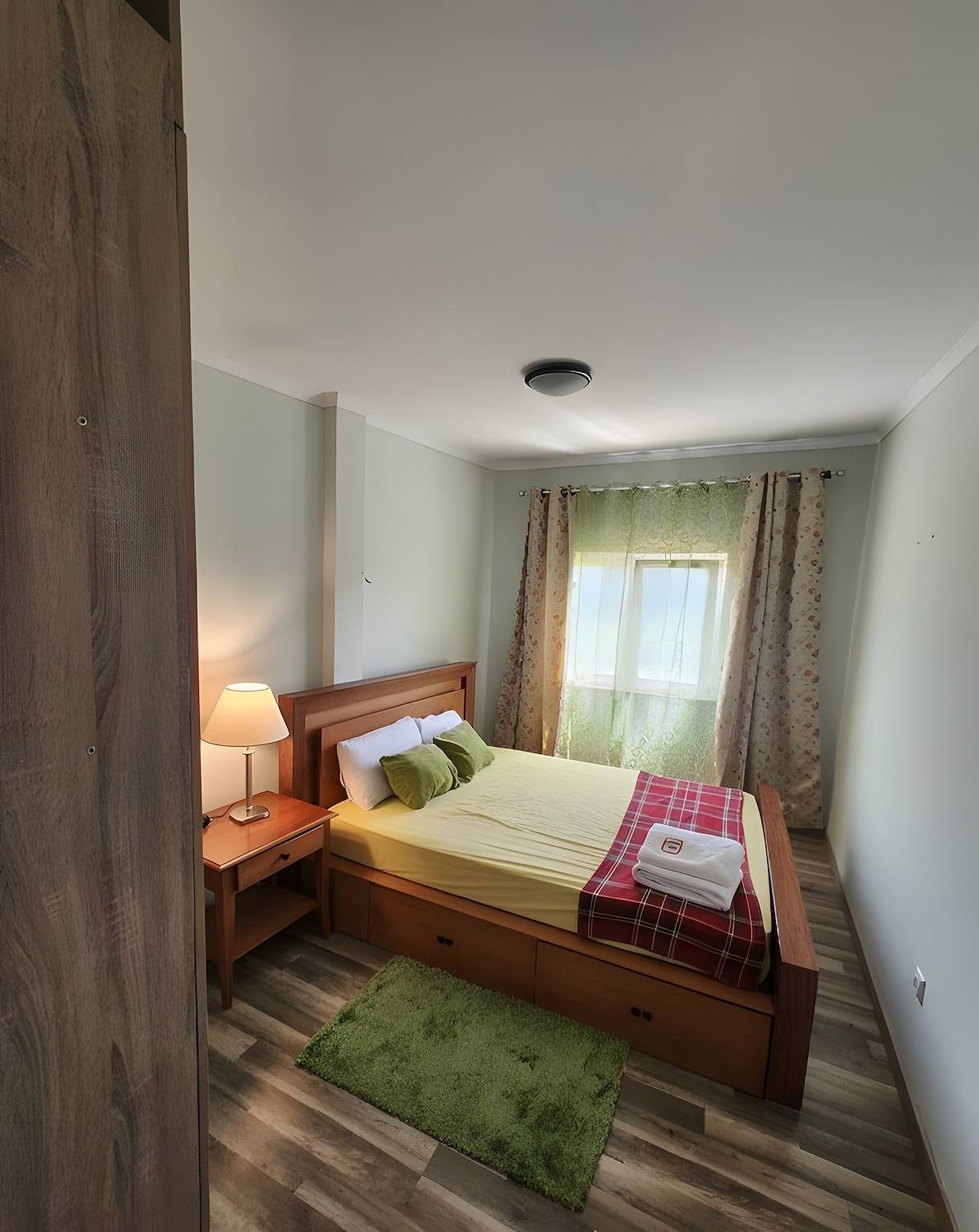 Casa de vacaciones 'Quinta Eva' con terraza privada, jardín privado y Wi-Fi in Santa Catarina, Leiria District