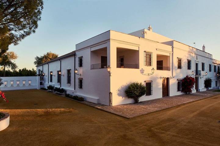 Villa for 10 people, with garden and balcony - 1