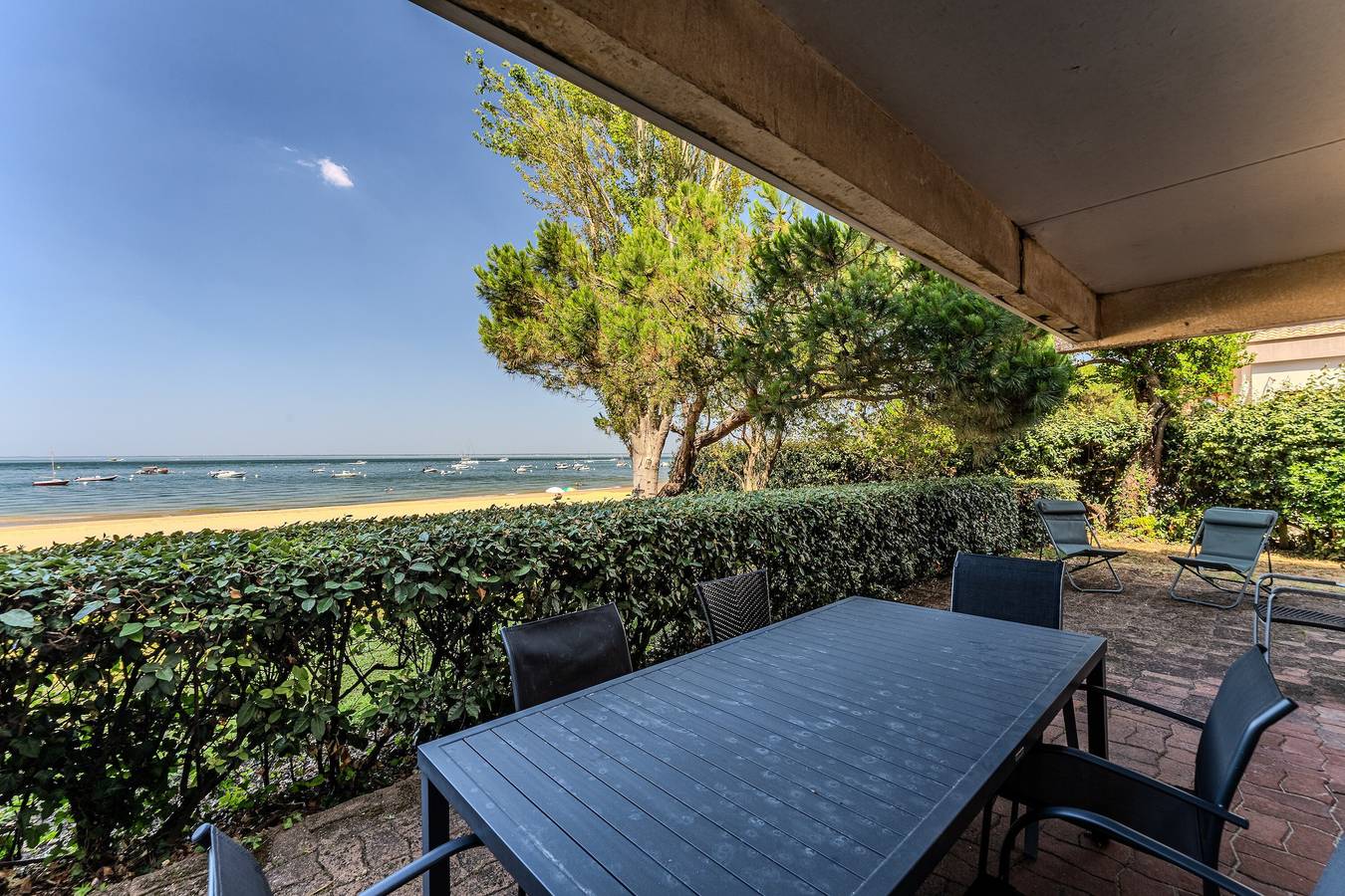 Ganze Wohnung, Appartement „Eugénie“ mit Blick auf das Bassin d’Arcachon, privater Terrasse, Strandzugang und Wlan in Arcachon, Arcachon und Umgebung