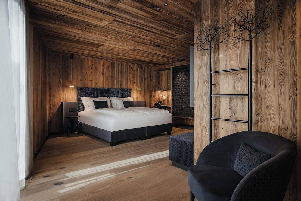 Brand new Chalet for private use in Wolkenstein, Dolomiti Superski