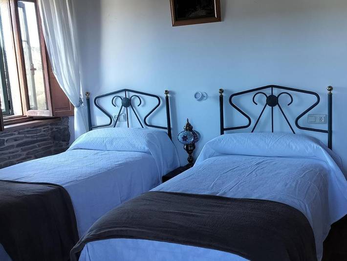 Casa rural para 3 personas, con jardín y vistas además de balcón y piscina en Arzúa - 2