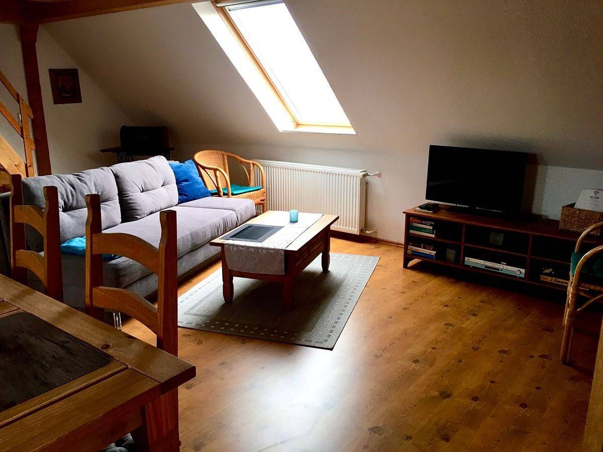 Ganze Wohnung, Komfortable Ferienwohnung am Papensee mit Seeblick, Garten und Spielplatz in Laage, Mecklenburgische Seenplatte