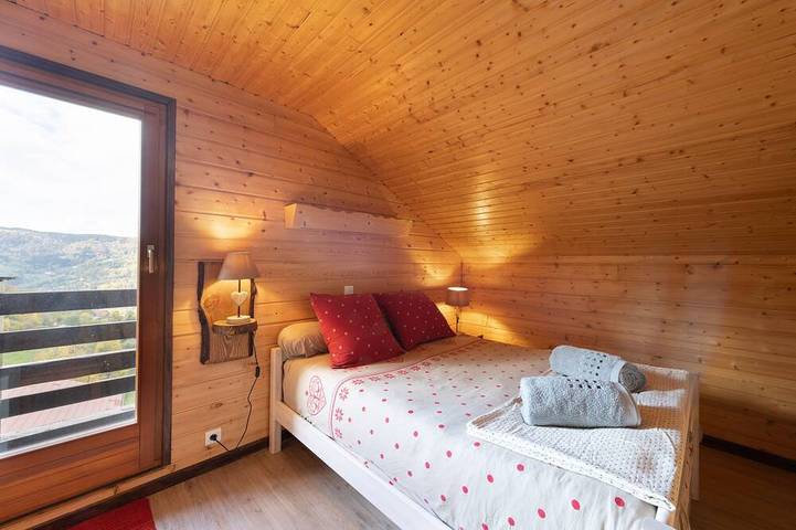 Chalet avec sauna, magnifique vue et à 400m des pistes in La Bresse, Parc naturel régional des Ballons des Vosges