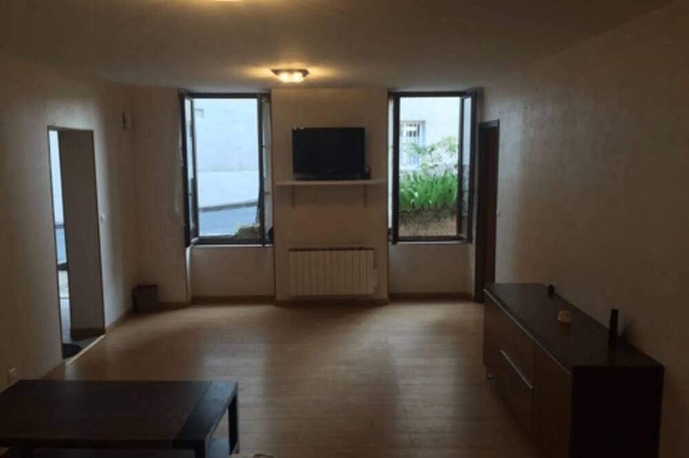 Apartamento entero, Face A La Loire (Apt N°02) in Roanne, Región de Roanne