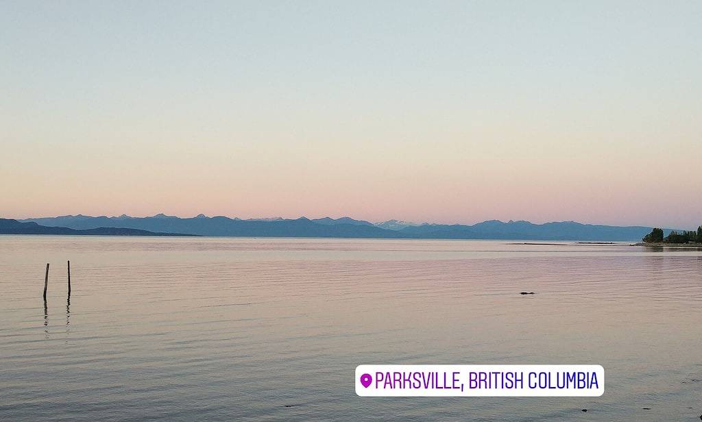 Hauptsaison verfügbar !! <br>Wifi und Kabel, Pool und Whirlpool, Bbq Minigolf. Coombs! in Parksville, Regional District of Nanaimo