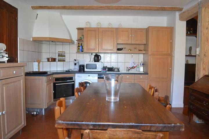 Location de vacances pour 6 personnes, avec vue ainsi que piscine et terrasse à Mazeyrat-d'Allier - 2