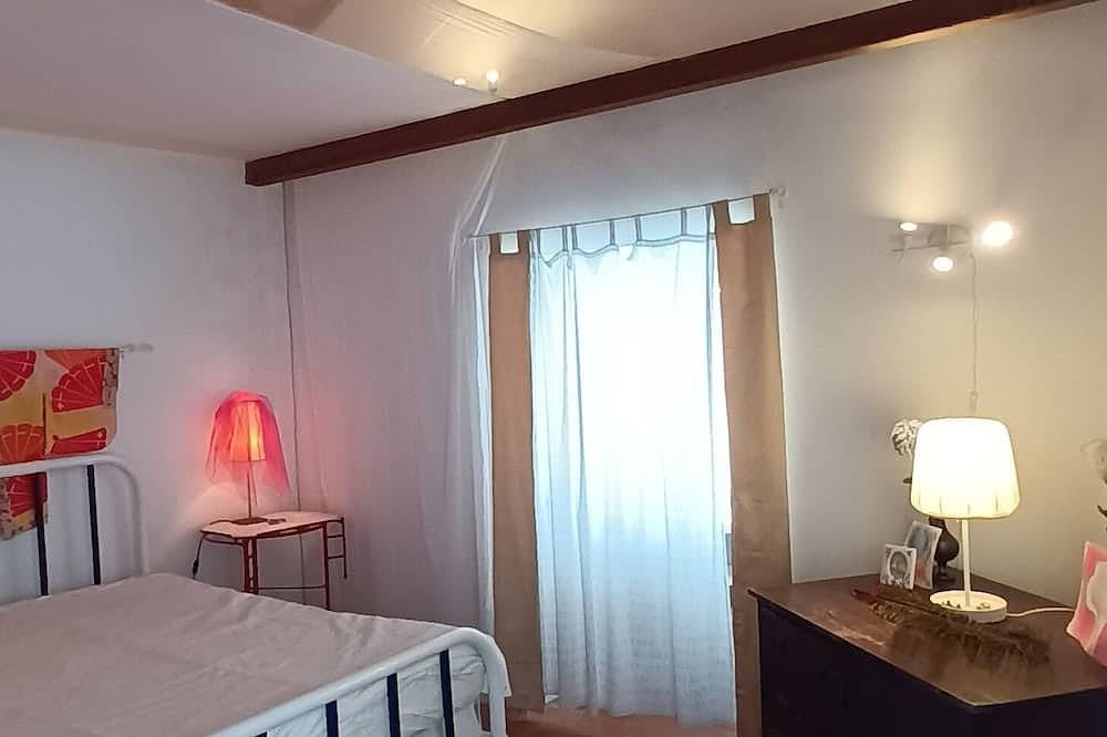 Charming Cottage in the Heart of the Village, Near Barroque Church in Faial