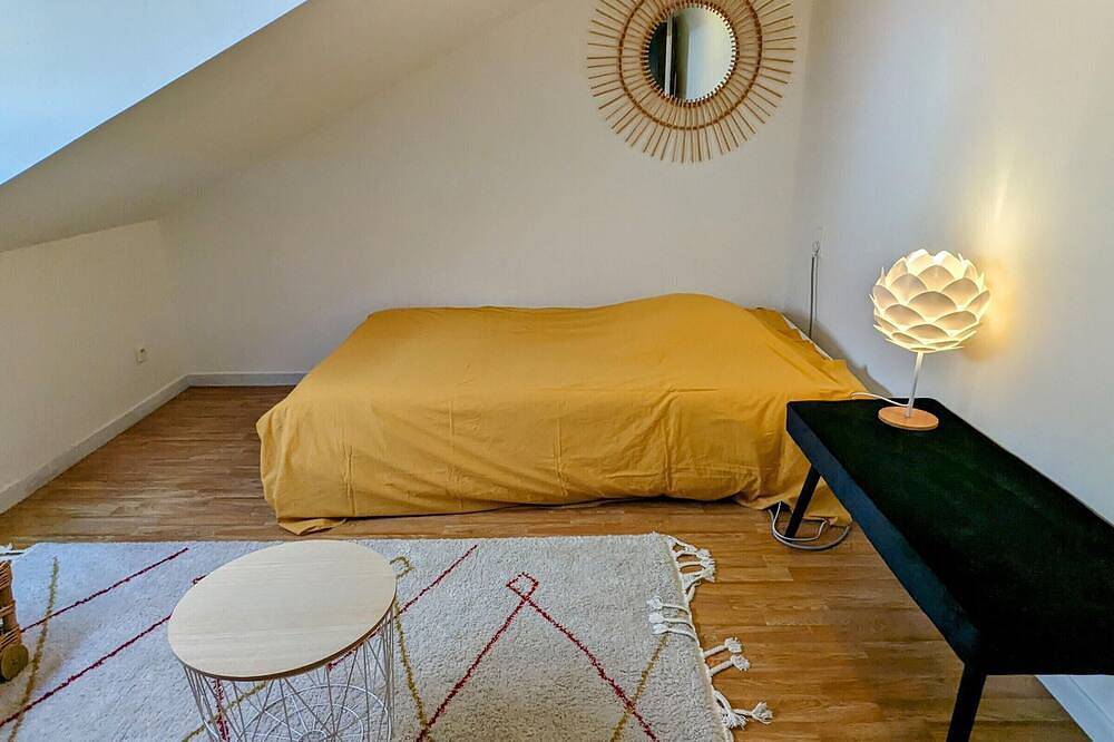 Peaceful Forest House with Pool and Pets Allowed in Gray, Haute-Saône