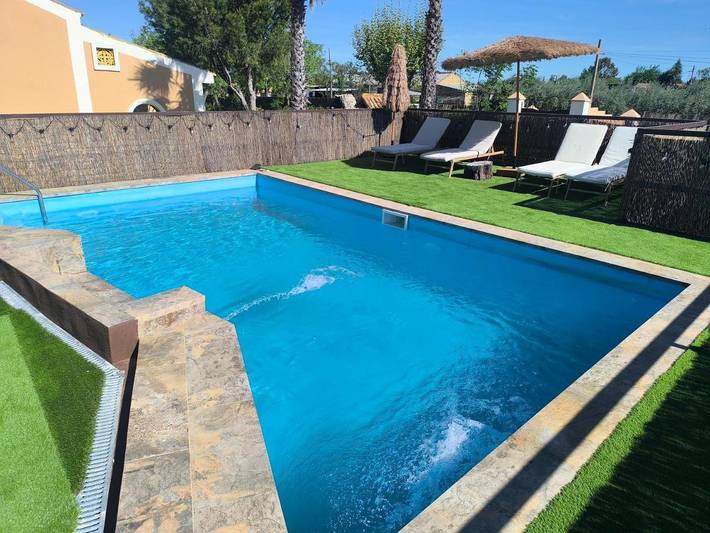 Gîte pour 3 personnes, avec Terrasse et Jardin ainsi que Piscine et Vue sur le lac à Carmona - 3