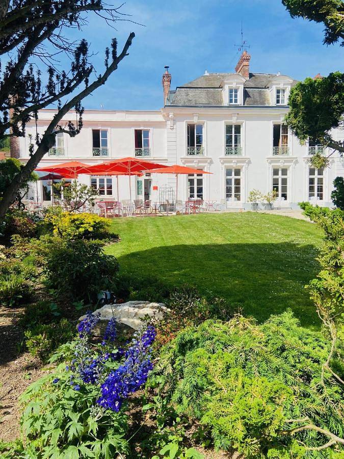 Hôtel pour 4 personnes, avec piscine ainsi que vue et jardin