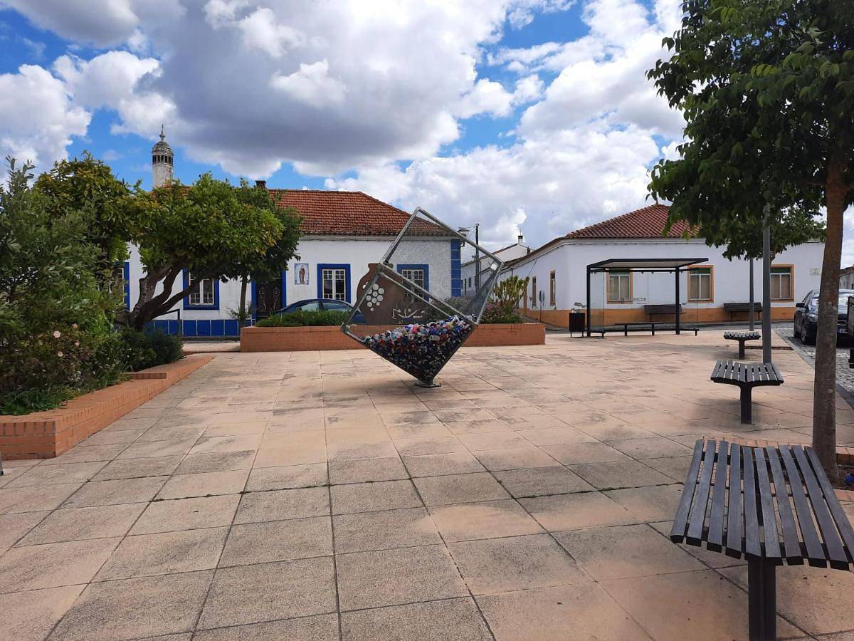 Ervidel Guest House - N2 (km 607) in Distrito de Beja