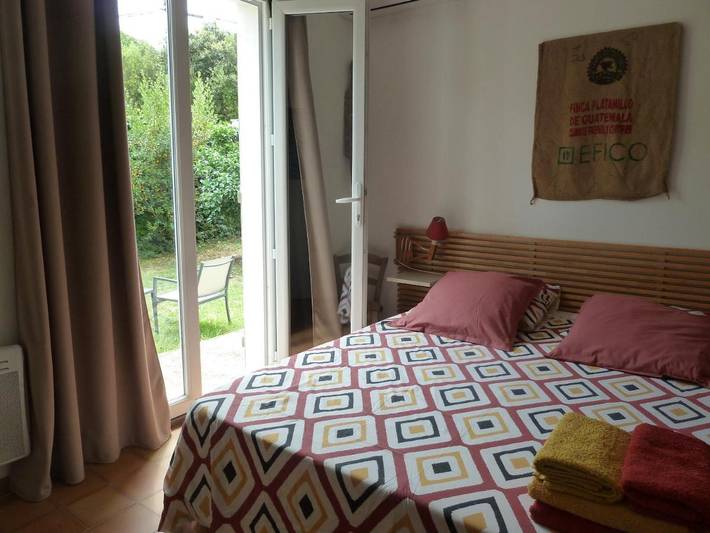 Chalet para 5 personas, con vistas además de piscina y jardín - 1
