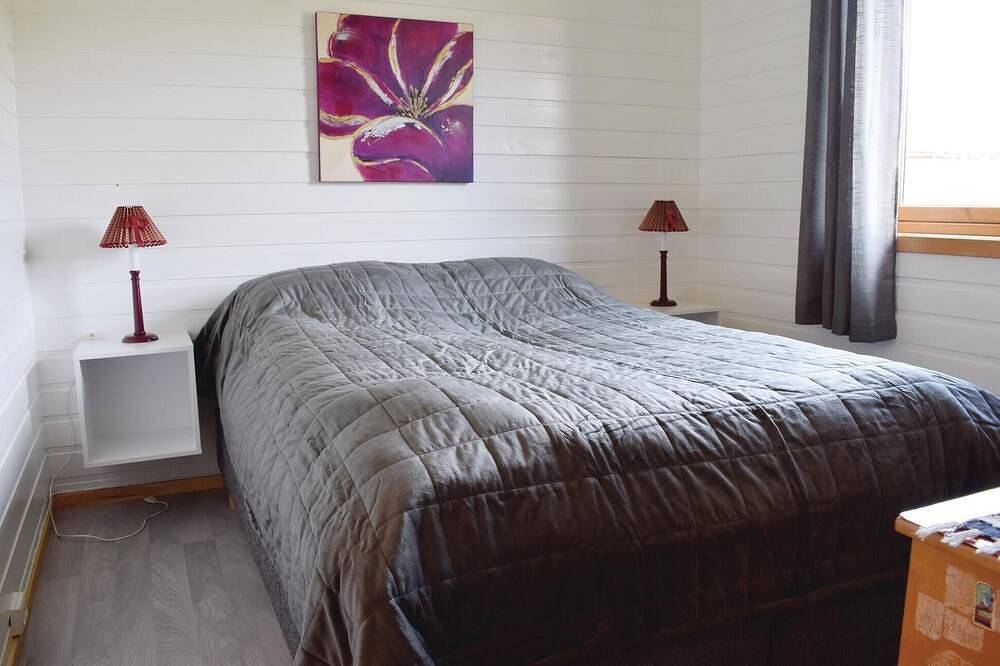 3 bedroom beach front home in Hol I Tjeldsund in Vestfjorden