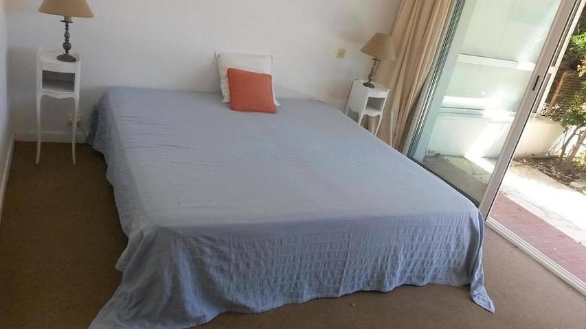 Gîte pour 7 personnes, avec vue ainsi que piscine et terrasse dans Office De Tourisme Cavalaire - 3