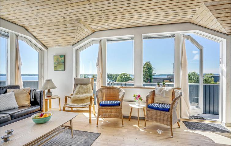 Ferienhaus für 6 Personen, mit Terrasse und Whirlpool sowie Garten in Skarrev - 4