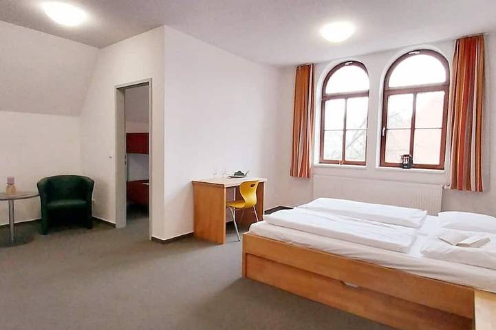 Ganze Wohnung, Gemütliches Studio in historischem Ambiente in Thüringer Kernland