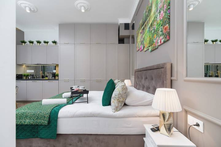 Entire holiday apartment, Elegant Studio in Kazimierz | Jacuzzi and Air Conditioning in Kazimierz, Cracow