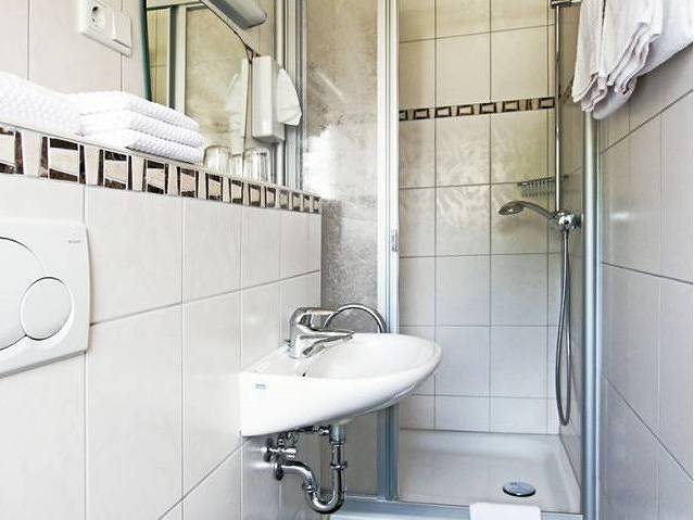 Pension, mit Balkon und Balkon/Terrasse sowie Terrasse und Garten im Sauerland - 3