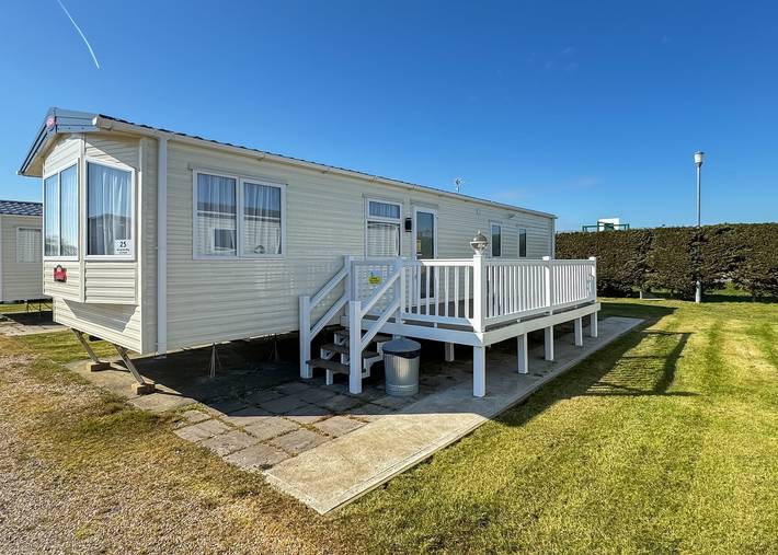 Glamping for 8 people in Essex