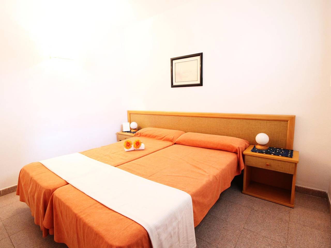 Apartamento vacacional entero, Apartamento 4 pax y piscina comunitaria a 200 mts de la Playa Capellans de Salou in Cala dels Capellans (Salou), Salou