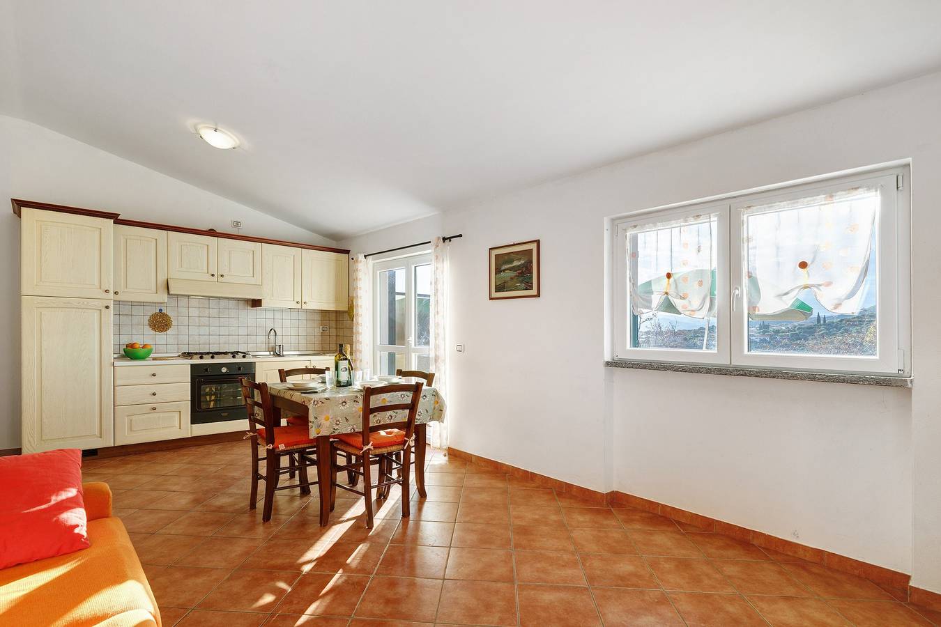 Entire apartment, 'Carrubo' Apartment with Sea View, Wi-Fi and Air Conditioning in Ceriale, Riviera di Ponente