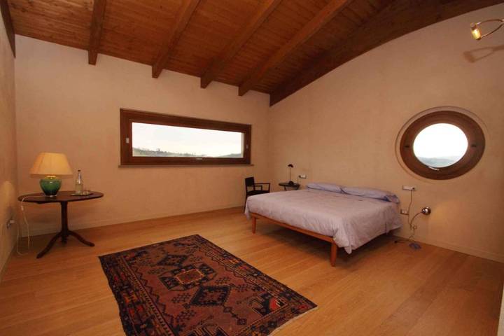 Location de vacances pour 2 personnes, avec jardin ainsi que piscine et vue à Penne - 4