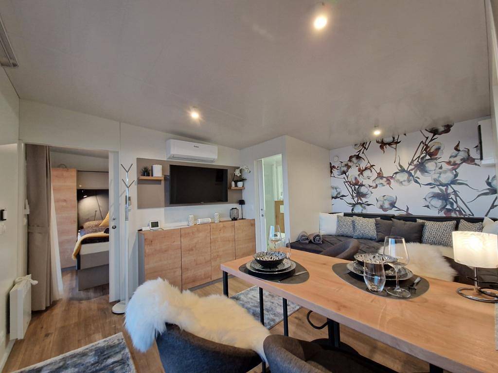 Ganze Ferienwohnung, Johannesbachklamm Chalet - Hot Tub und Panoramablick - Chalet mit Terrasse in Würflach, Wiener Alpen