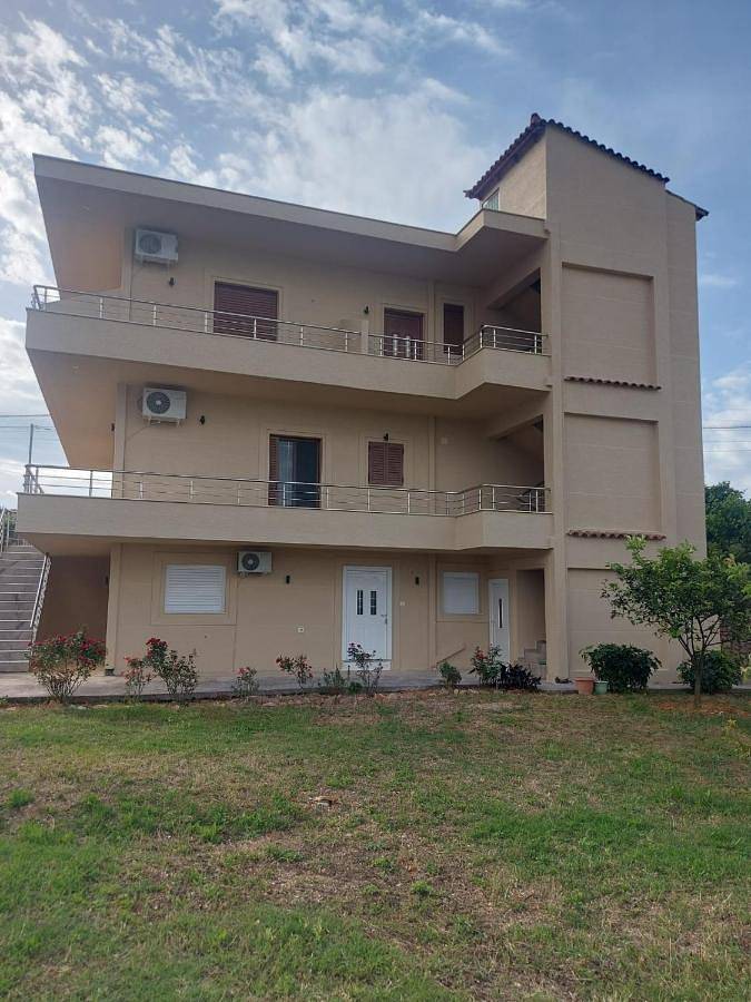 Gîte pour 5 personnes, avec vue ainsi que jardin et terrasse dans Ksamil - 3