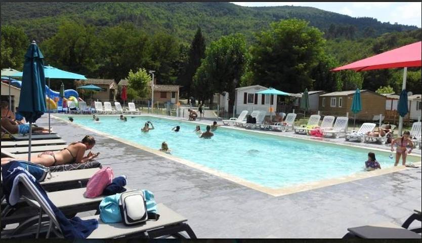 Gîte pour 8 personnes, avec terrasse, animaux acceptés à Mialet - 3