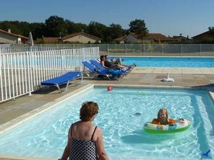 Camping pour 4 personnes, avec Jardin