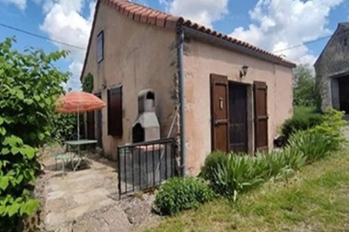 Location de vacances pour 6 personnes, avec terrasse et jardin à La Couvertoirade