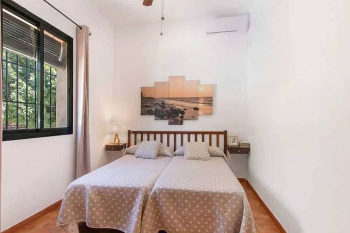 Villa Durán Esteban. Relax and unwind in this quiet and elegant villa. in Cantillana, Province de Séville